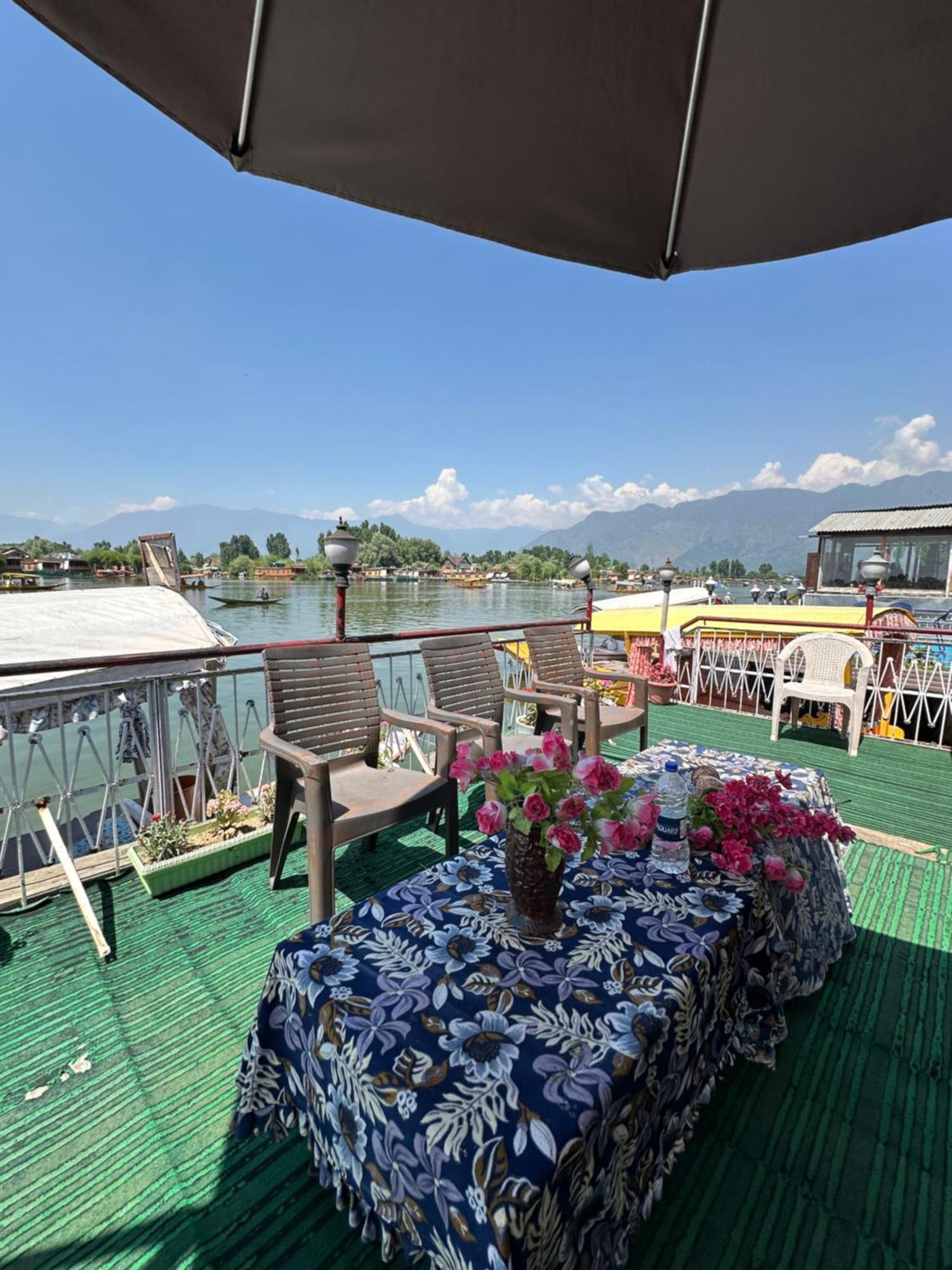 Lake Palace Group Of House Boats Srīnagar 外观 照片
