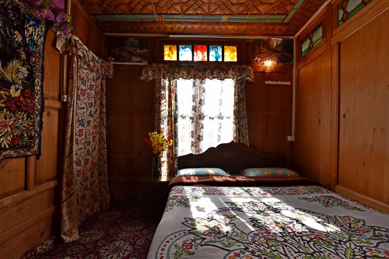 Lake Palace Group Of House Boats Srīnagar 外观 照片