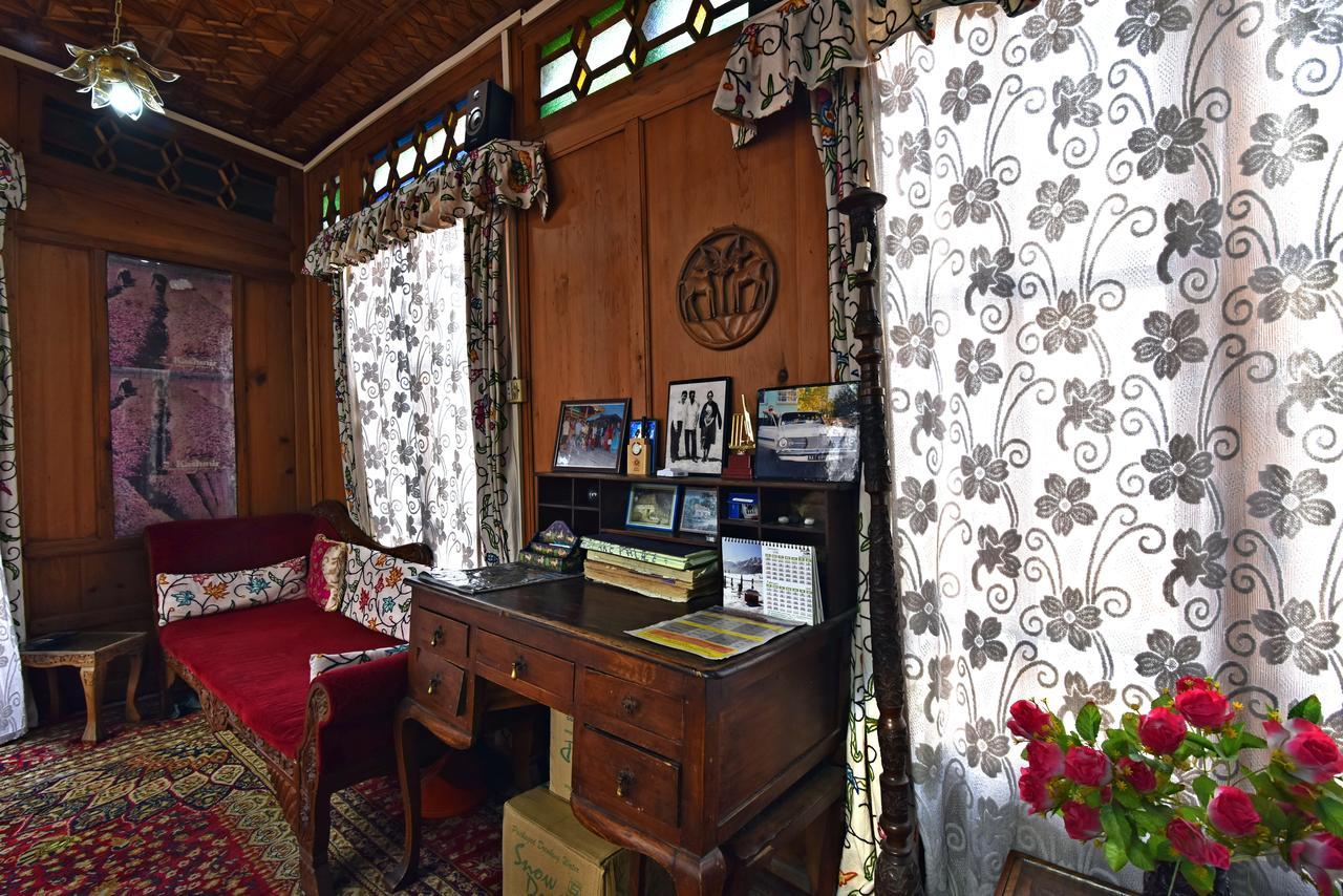 Lake Palace Group Of House Boats Srīnagar 外观 照片