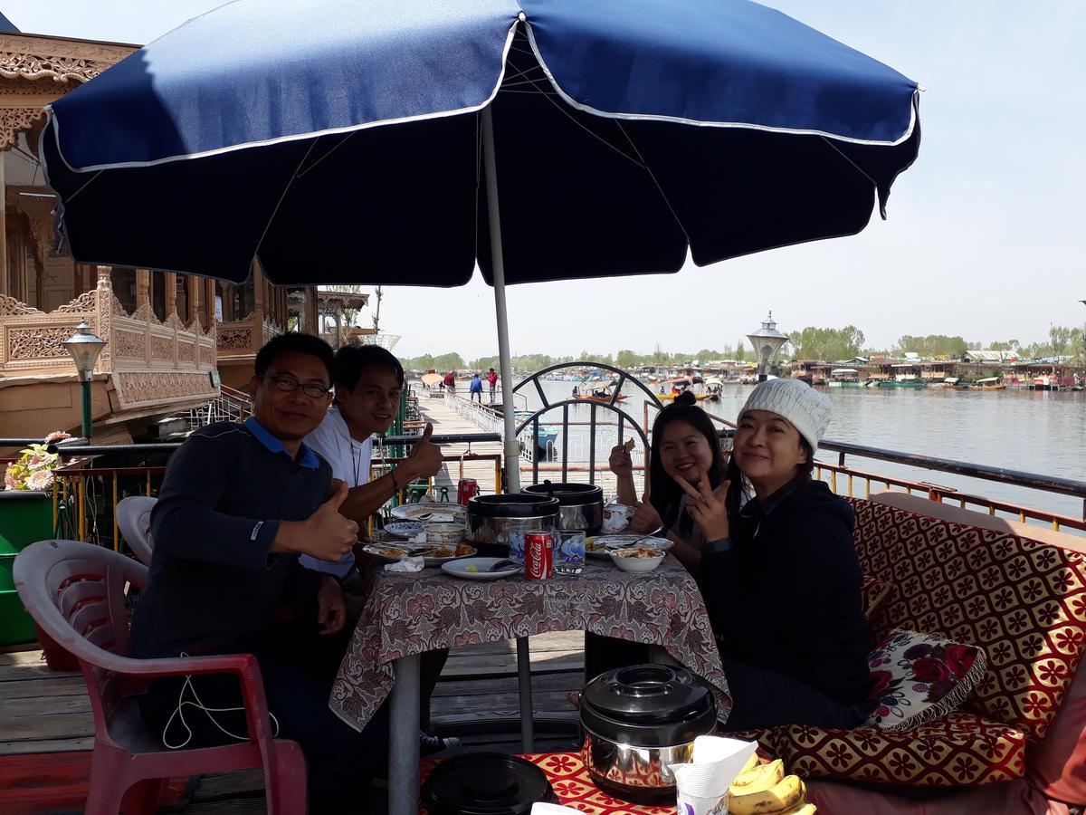 Lake Palace Group Of House Boats Srīnagar 外观 照片